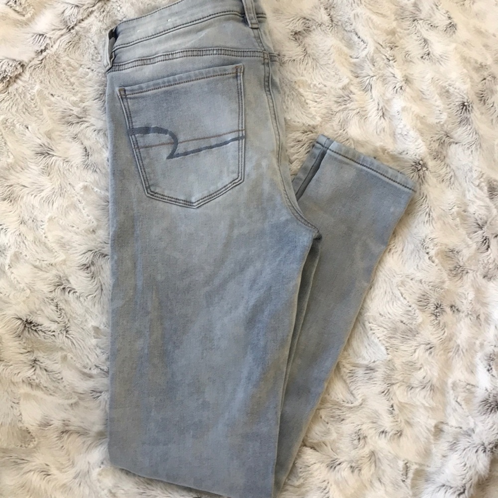American Eagle Outfitters light blue jeans